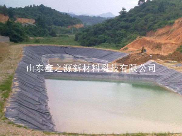 哪些因素可能會破壞蓄水池hdpe土工膜？