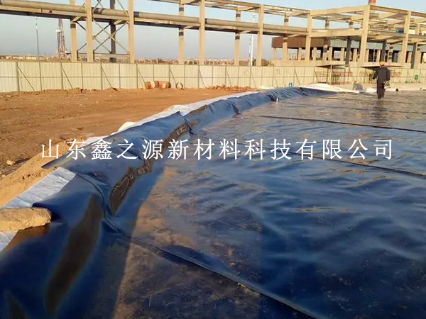 化工油罐區(qū)為何鋪設(shè)hdpe防滲土工膜？