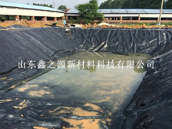 做好沼氣池黑膜的剪接工作，既節(jié)約又高效