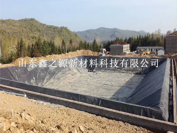 怎么的鋪設(shè)油田防滲膜可發(fā)揮其作用？