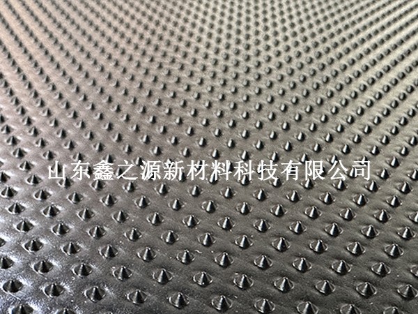 駐點(diǎn)土工膜厚度生產(chǎn)技巧：精準(zhǔn)控制，高效產(chǎn)出